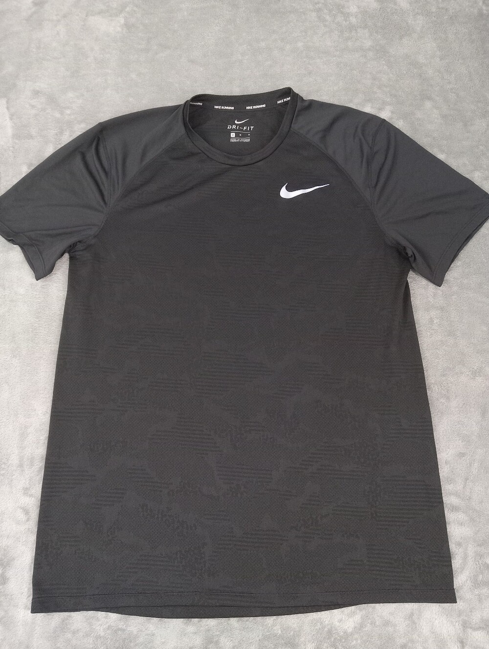 Nike Dri-FIT Men's Black Short-Sleeve Athletic Shirt Size Medium